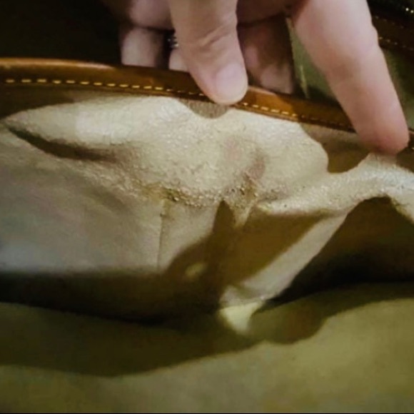 Authentic LOUIS VUITTON Executive Attaché Bag - Picture 9 of 12